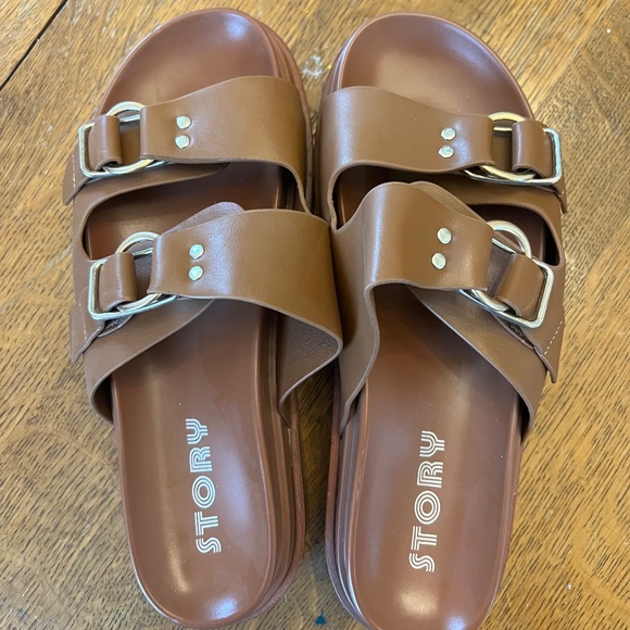 Shoes - Picture 1 of 3